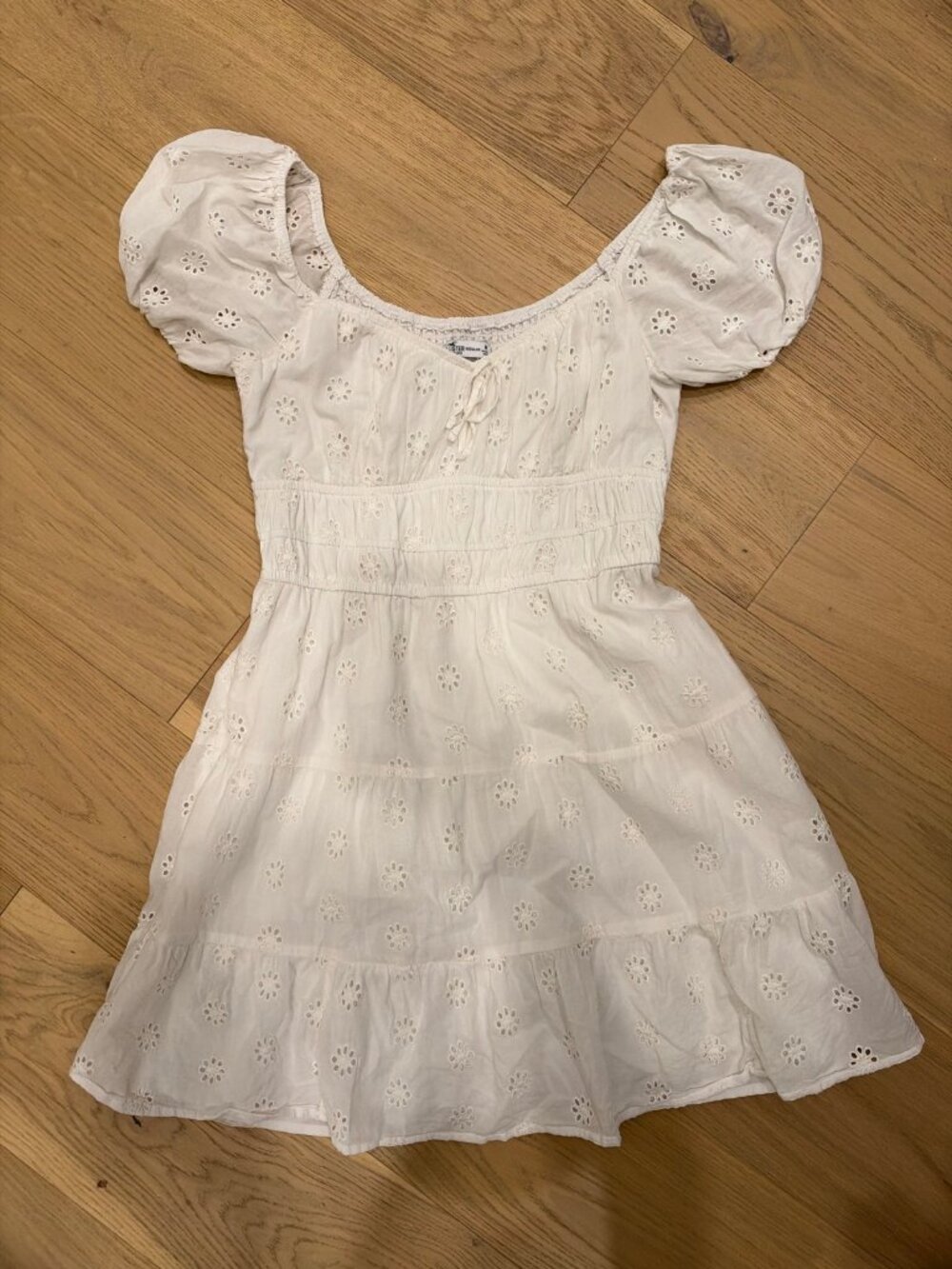 Hollister White Eyelet Puff Sleeve Mini Dress Women's M